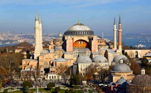 Թուրքիայի Պետխորհուրդը Ստամբուլում Սուրբ Սոֆյայի տաճարին վերադարձրել Է մզկիթի կարգավիճակը

