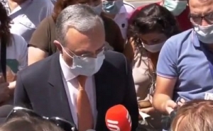 Реакция главы МИД Армении на предложение со стороны протестующих вызывает недоумение