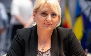 Элина Даниелян стала чемпионкой Европы по шахматам

