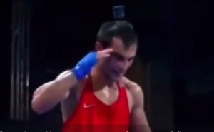 Армянский боксер одержал победу над азербайджанцем: ЧМ по боксу среди военнослужащих