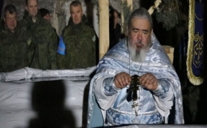 Более 500 военнослужащих российского миротворческого контингента окунулись в купель у православного храма в Нагорном Карабахе
