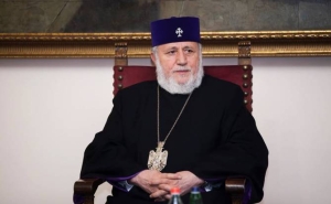 Catholicos of All Armenians Off to the UAE for Short Visit
