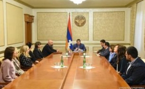Arayik Harutyunyan Receives Representatives of Russian Community in Artsakh