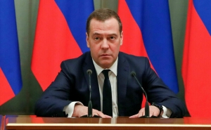Медведев предрек миру ряд кризисов, региональных конфликтов из-за антироссийских санкций