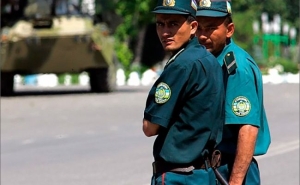Электрошокеры применили в отношении казахстанских туристов узбекские полицейские