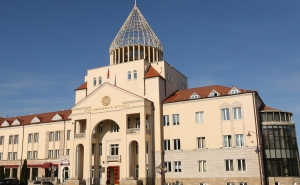 Фракции парламента Нагорного Карабаха призвали созвать экстренное заседание Совбеза