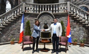 Президент Арцаха принял делегацию во главе с мэром Парижа Анн Идальго

