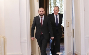 Lavrov invites Mirzoyan to visit Russia