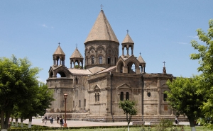 Армянская Апостольская Церковь отмечает Масленицу Св. Григория Просветителя