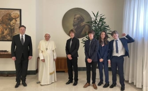 Илон Маск встретился с папой Римским