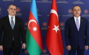 Байрамов и Чавушоглу обсудили нападение на посольство Азербайджана в Лондоне