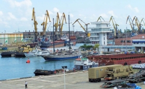 В Армении планируют запустить паромное сообщение из грузинского порта Поти в российский порт Кавказ в августе (Sputnik Армения)