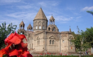 Feast of the Apparition ("Shoghakat") of Holy Etchmiadzin
