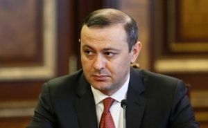 Международная общественность должна осудить применение силы со стороны Азербайджана: интервью секретаря СБ РА Fox News