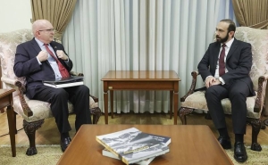 Meeting of Ararat Mirzoyan with Philip Reeker
