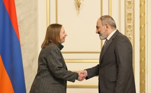 Пашинян провел прощальную встречу с послом США в Армении Линн Трейси