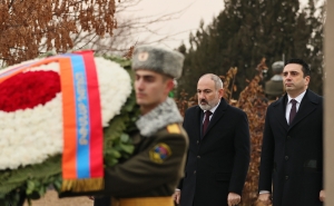 On the occasion of Army Day, Prime Minister Nikol Pashinyan visited the "Yerablur" pantheon
