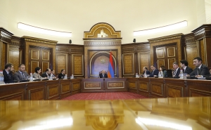Pashinyan chairs discussion on preliminary fiscal framework on Medium-Term Expenditure 2024-2026