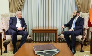 Ararat Mirzoyan, Sergey Kopyrkin discuss bilateral relations