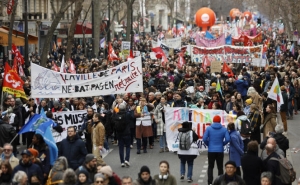 Во время протестов против пенсионной реформы во Франции пострадали более 120 полицейских
