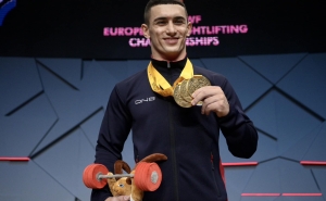 Гор Саакян стал чемпионом Европы по тяжелой атлетике
