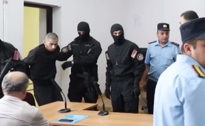 Арест задержанного в Сюнике азербайджанского военного продлили на 3 месяца
