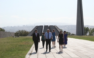 Делегация Комитета Сената США по международным отношениям посетила Мемориал Геноцида армян
