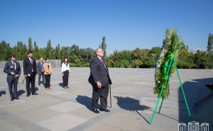 Члены делегации НС Франции почтили память жертв Геноцида армян в мемориальном комплексе Цицернакаберд