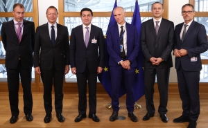 Нужны компромиссы: в ЕС прокомментировали итоги встречи Григоряна и Гаджиева